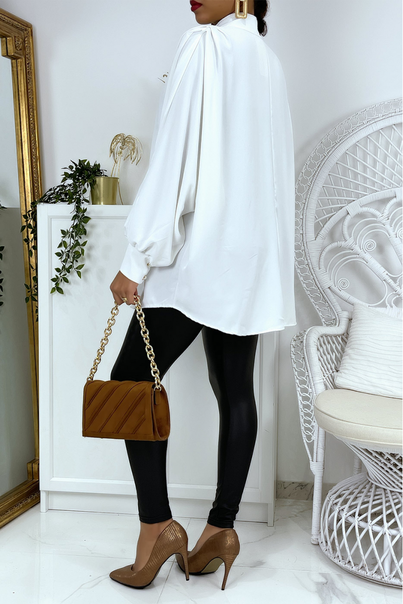 Oversized white shirt with shoulder pleats - 4