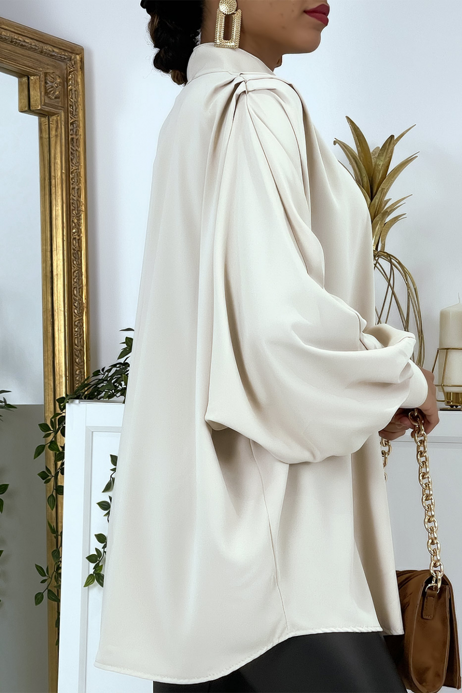 Oversized beige shirt with shoulder pleats - 8