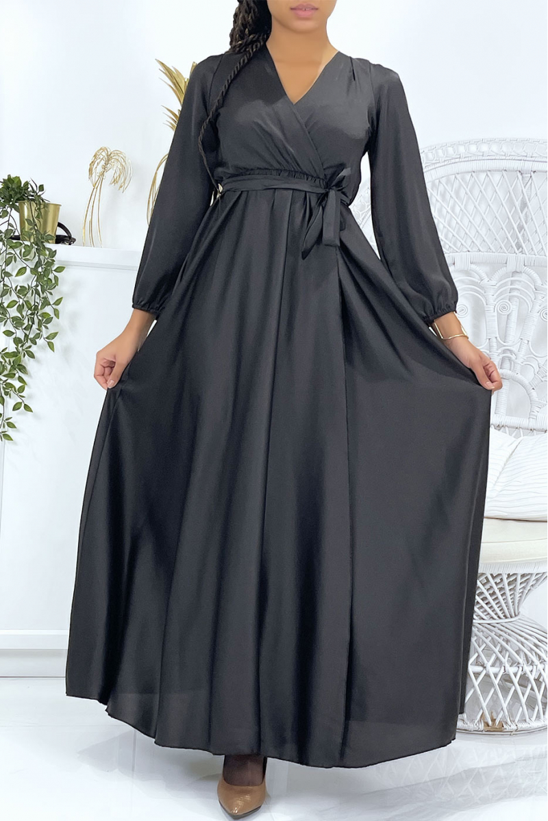 Lange zwarte satijnen jurk