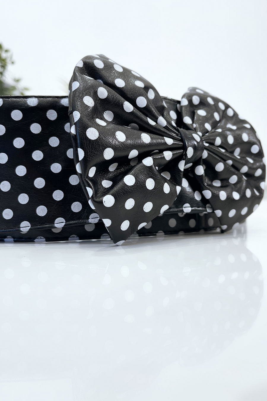 Zwarte pvc-riem met vlinderdas - 4