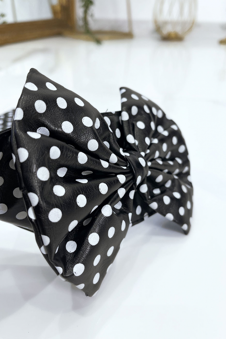 Zwarte pvc-riem met vlinderdas - 6