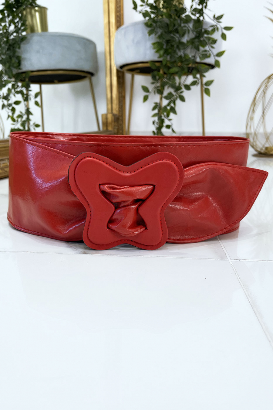 Women's red belt with butterfly shape on the buckle - 2