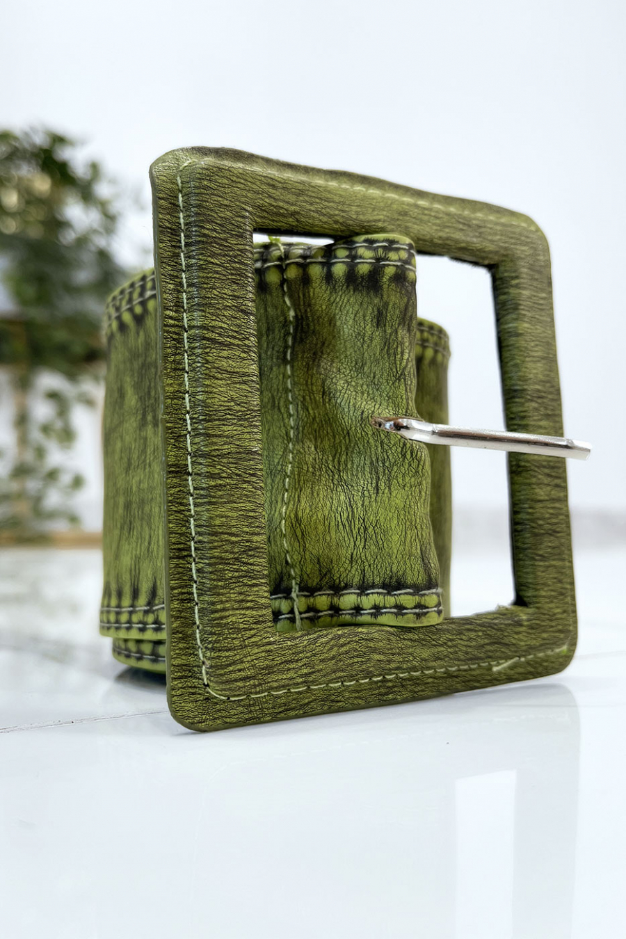 Women's green belt with vintage worn effect - 11