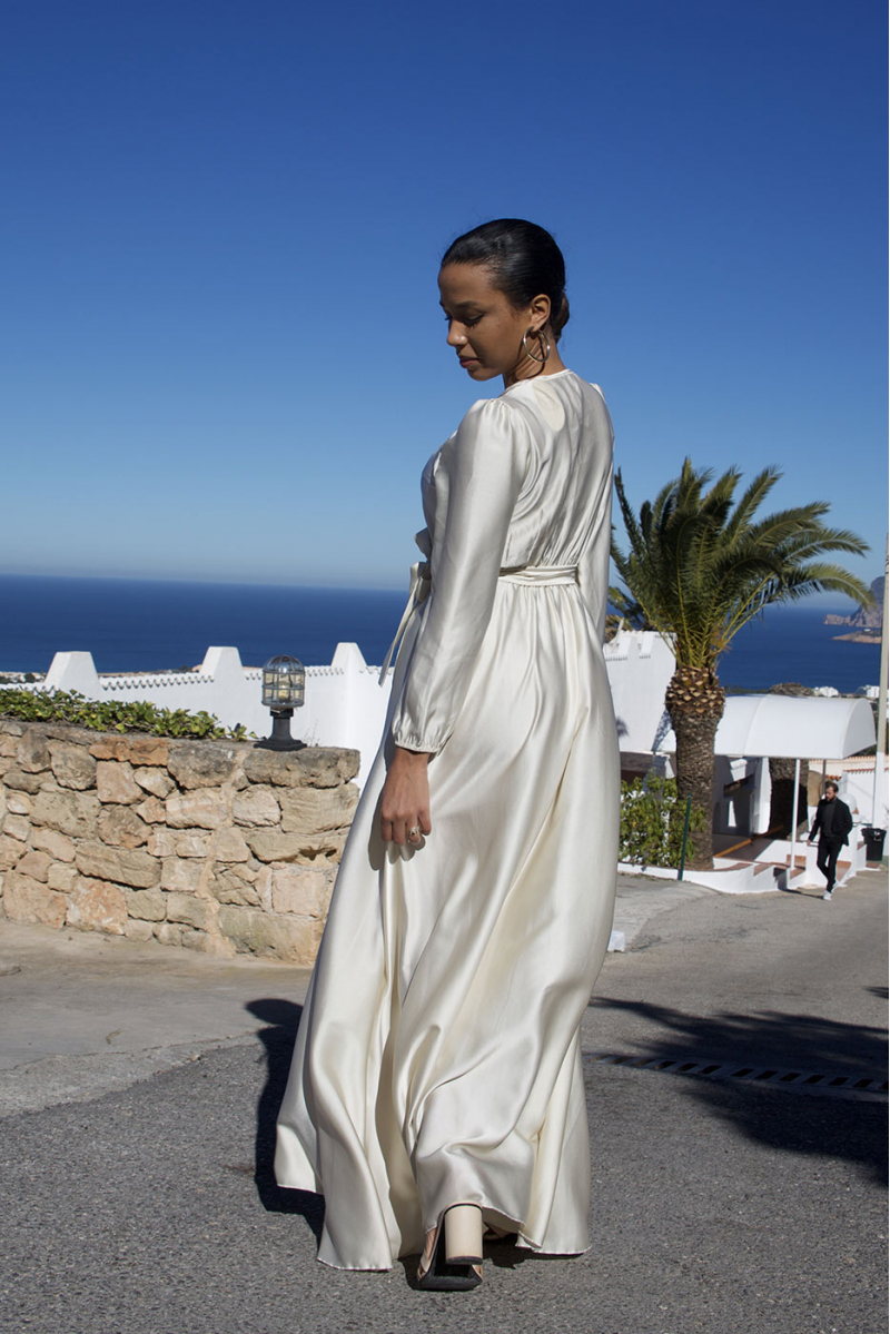 Long white satin dress - 3