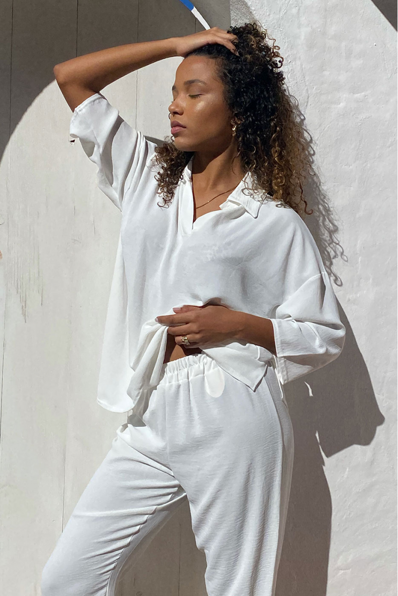 Witte soepelvallende blouse en broek set - 1