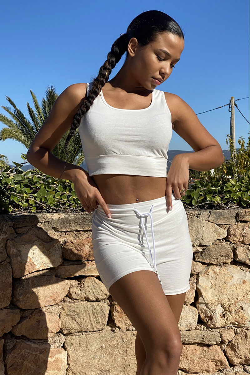 Cropped tank top and shorts set in white - 2