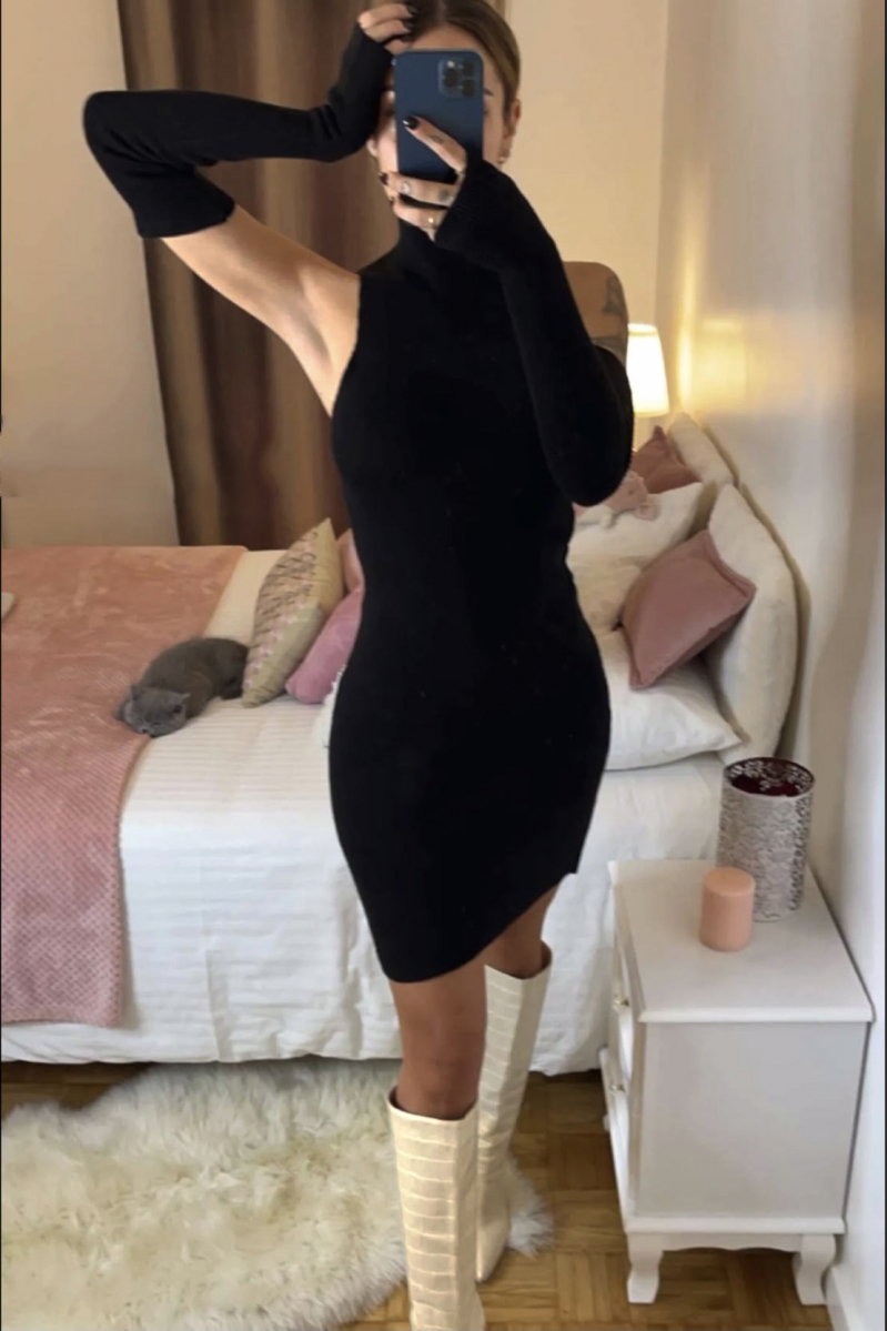Black jumper dress with separate sleeves