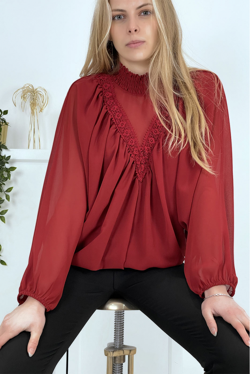 Bordeauxrode damesblouse met hoge hals - 1 Bordeauxrode damesblouse met hoge hals - 1
