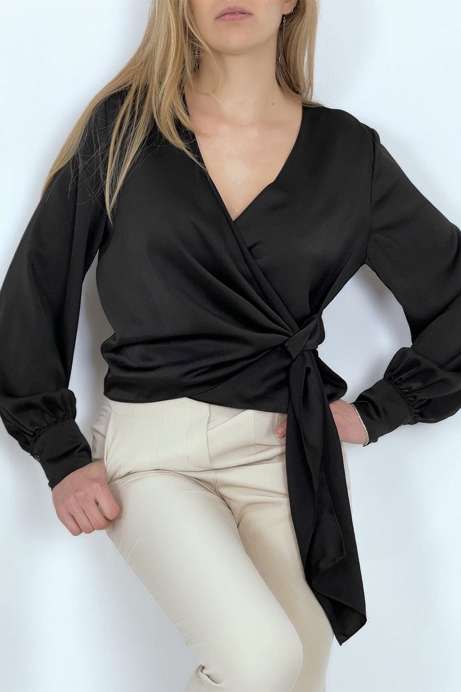 Zwarte satijnen wikkelblouse - 3