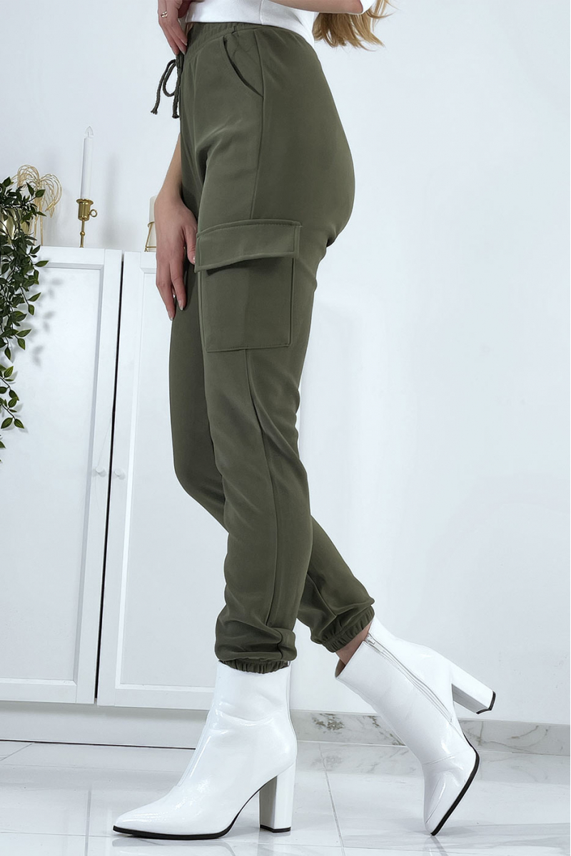 Grossiste de pantalon de jogging serré en bas à poches cargo kaki pour prix  discount, REF : MAX-G012-6-K