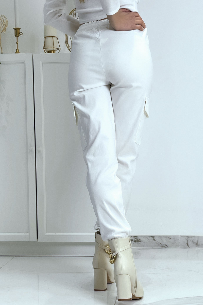 White stretch cargo pants with pockets - 6