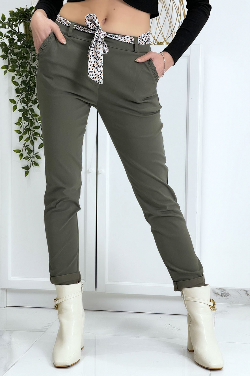 Khaki stretch pants with frilled pockets and belt - 2