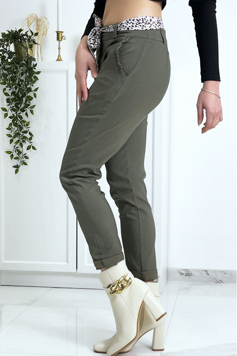 Khaki stretch pants with frilled pockets and belt - 6