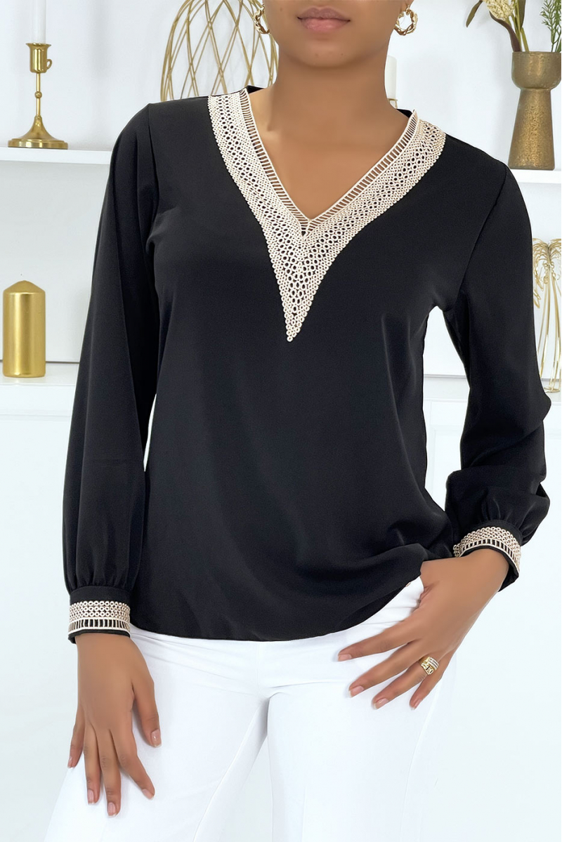Zwarte blouse met V-hals in bohemien-chique stijl - 1
