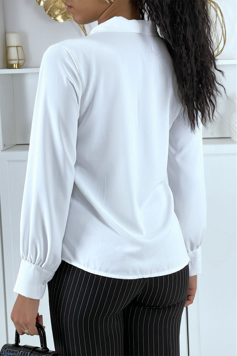 Soepelvallende witte blouse met V-hals - 3