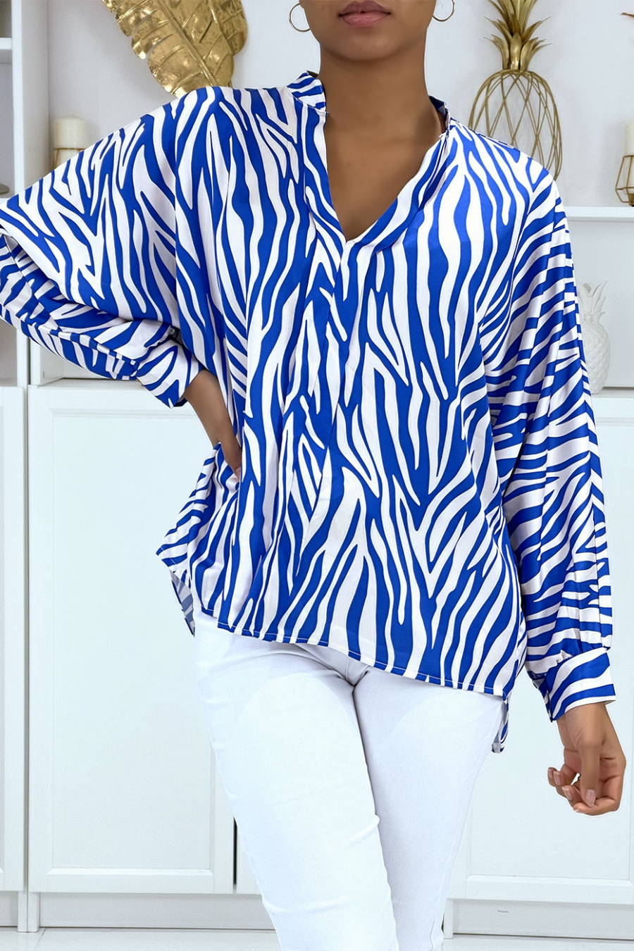 Royal en witte blouse met zebraprint en plooien aan de voorkant - 4