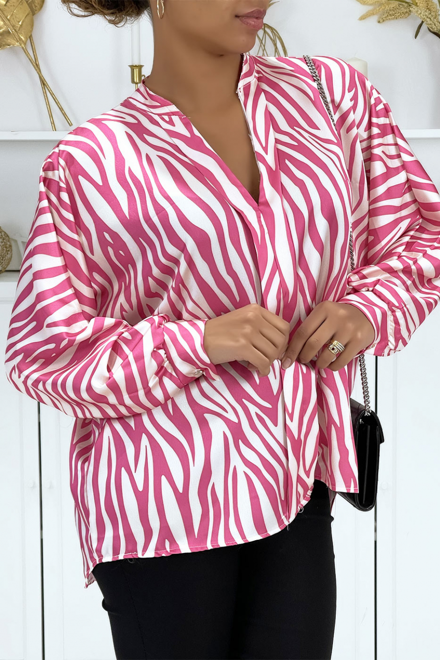 Fuchsia en witte blouse met zebraprint en plooien aan de voorkant - 4