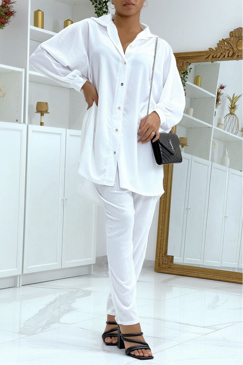 Oversized shirt and white pants set - 2