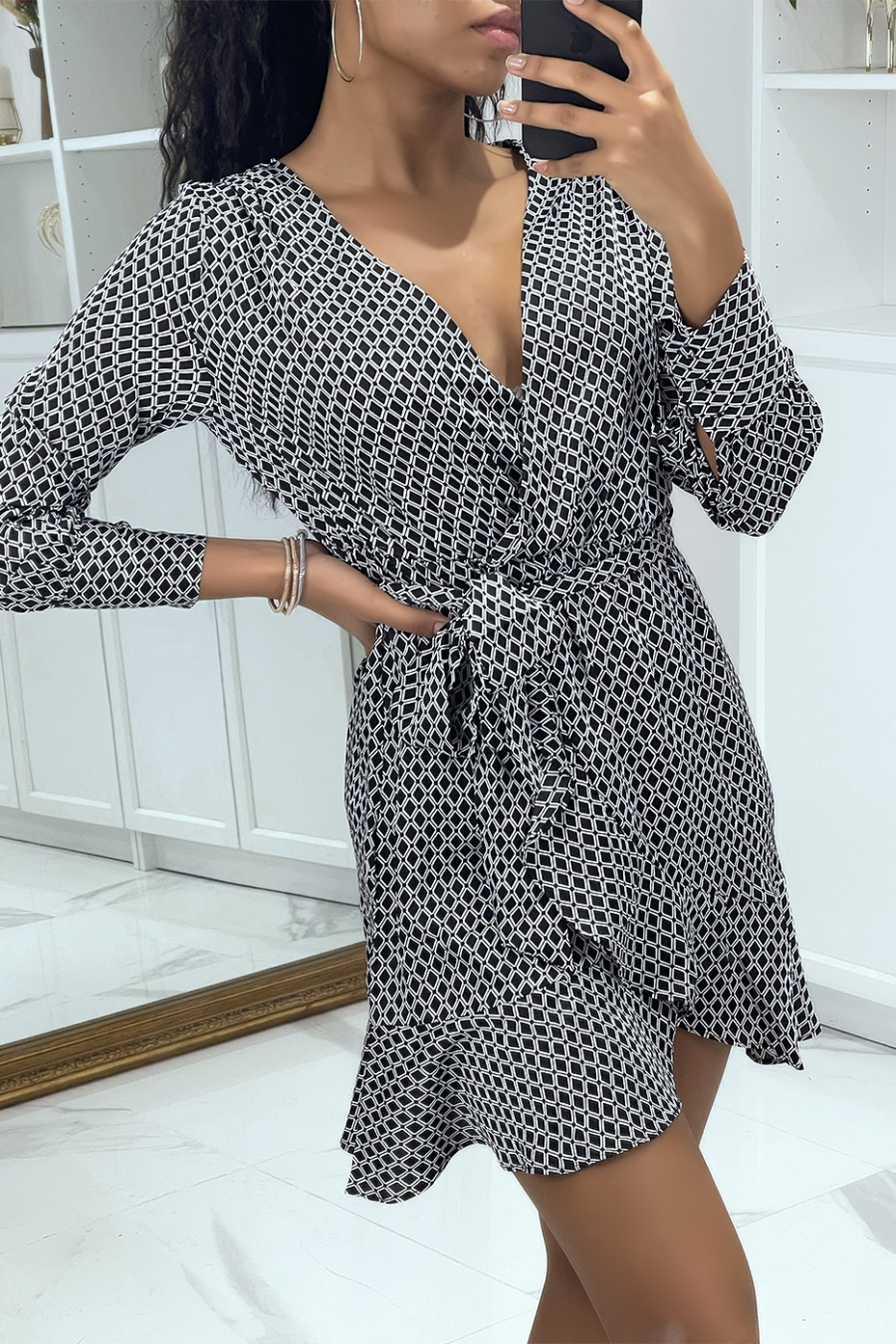 Black wrap dress with pattern - 4