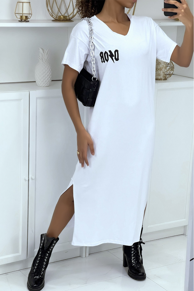 Robe T-shirt très longue col V blanche avec écriture inspiration luxe - 3