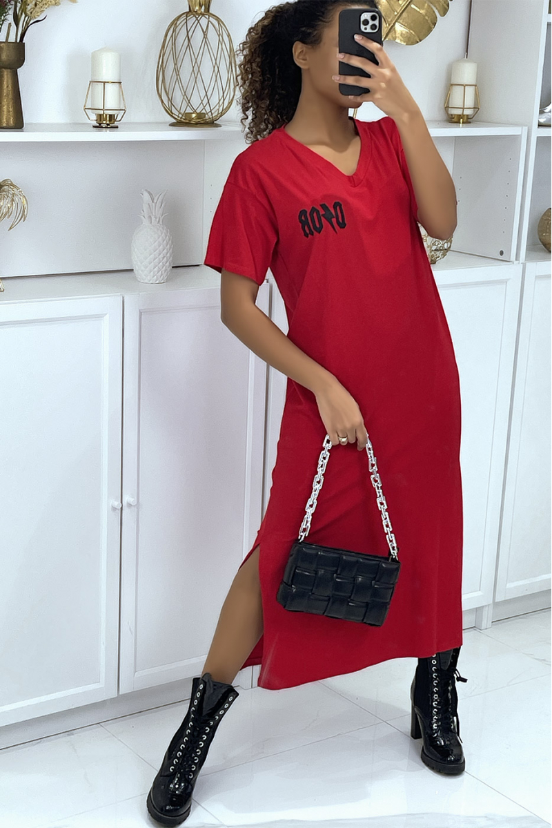 Very long red V-neck T-shirt dress with luxury-inspired writing - 3