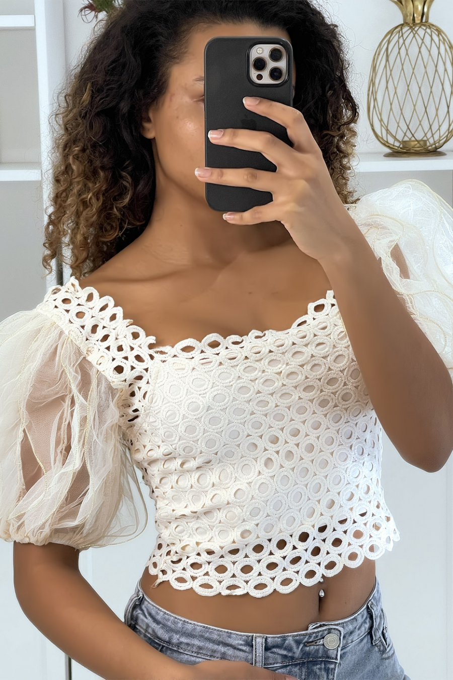 Beige crop top with puff sleeves - 3