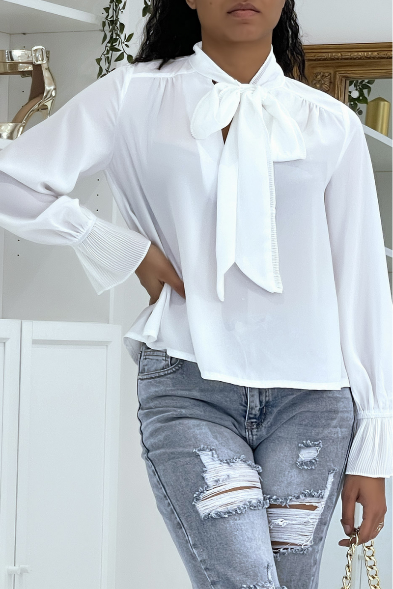 Flowing white blouse with long sleeves - 4