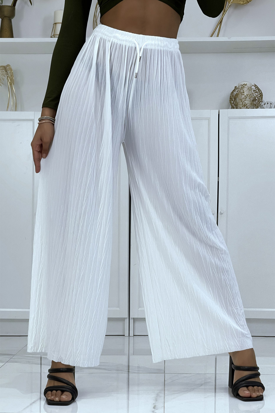 Plain white pleated palazzo pants - 1