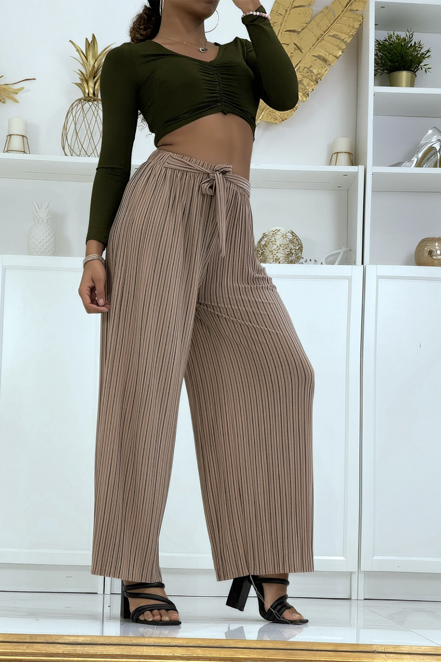 Pantalon palazzo plissé taupe avec joli rayure - 1