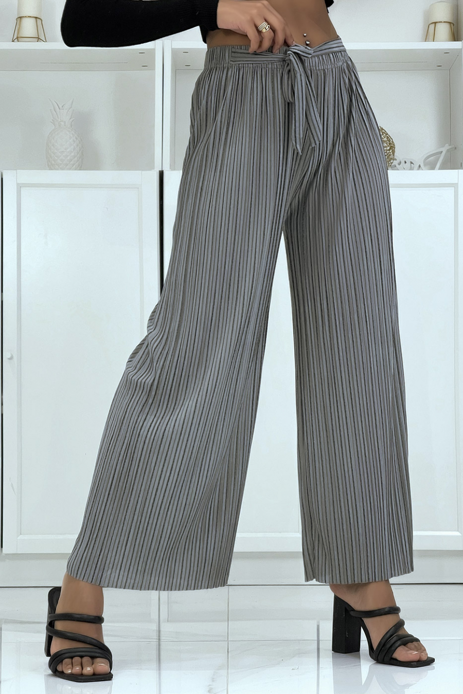 Pantalon palazzo plissé gris avec joli rayure - 2