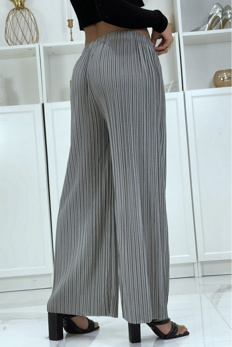 Gray pleated palazzo pants with pretty stripe - 3