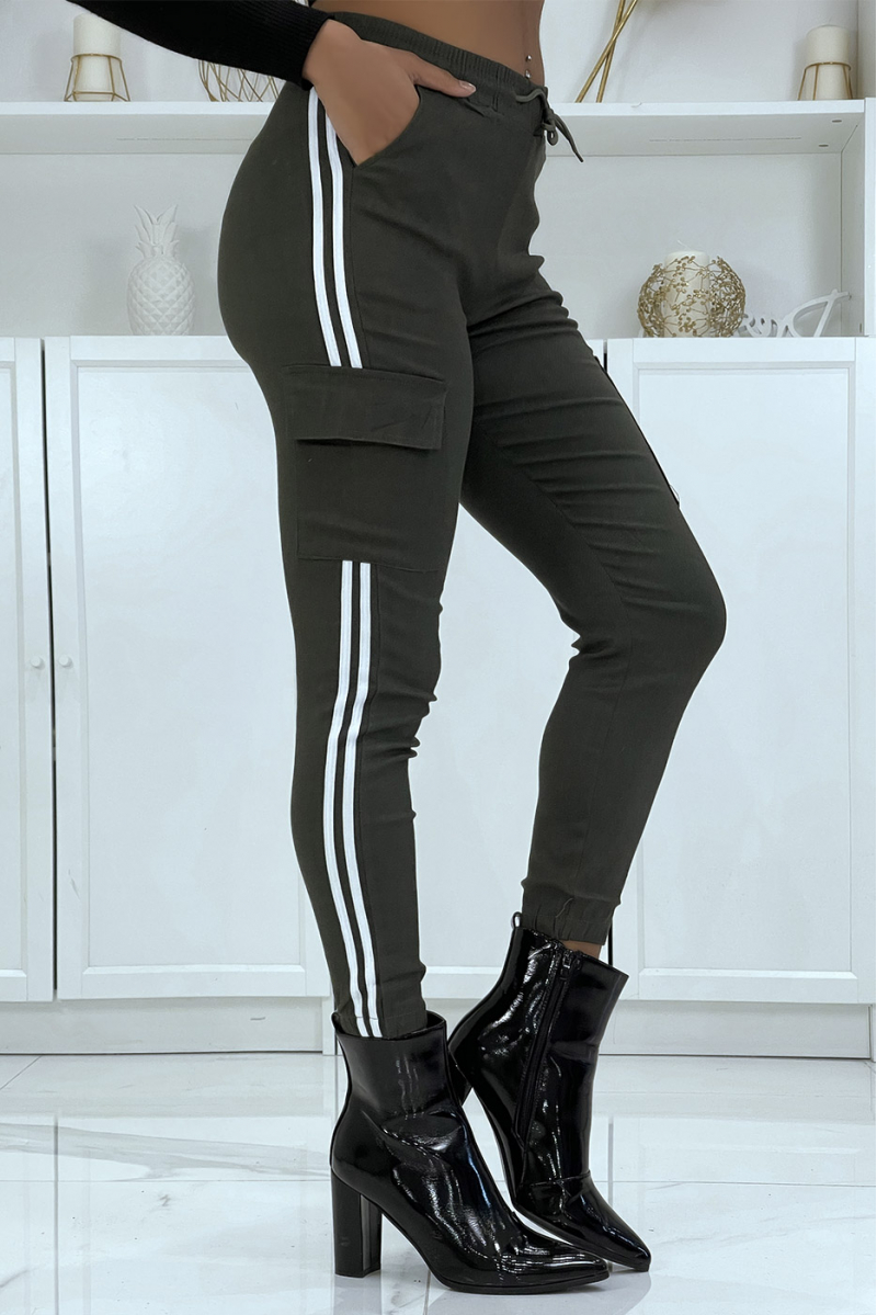 Khaki jeggings with white stripes and pockets - 2