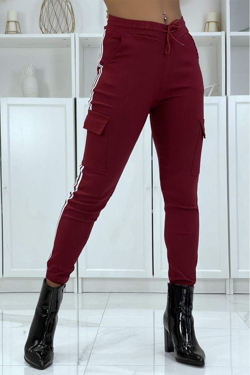 Bordeauxrode jegging met witte strepen en zakken - 3 Bordeauxrode jegging met witte strepen en zakken - 3