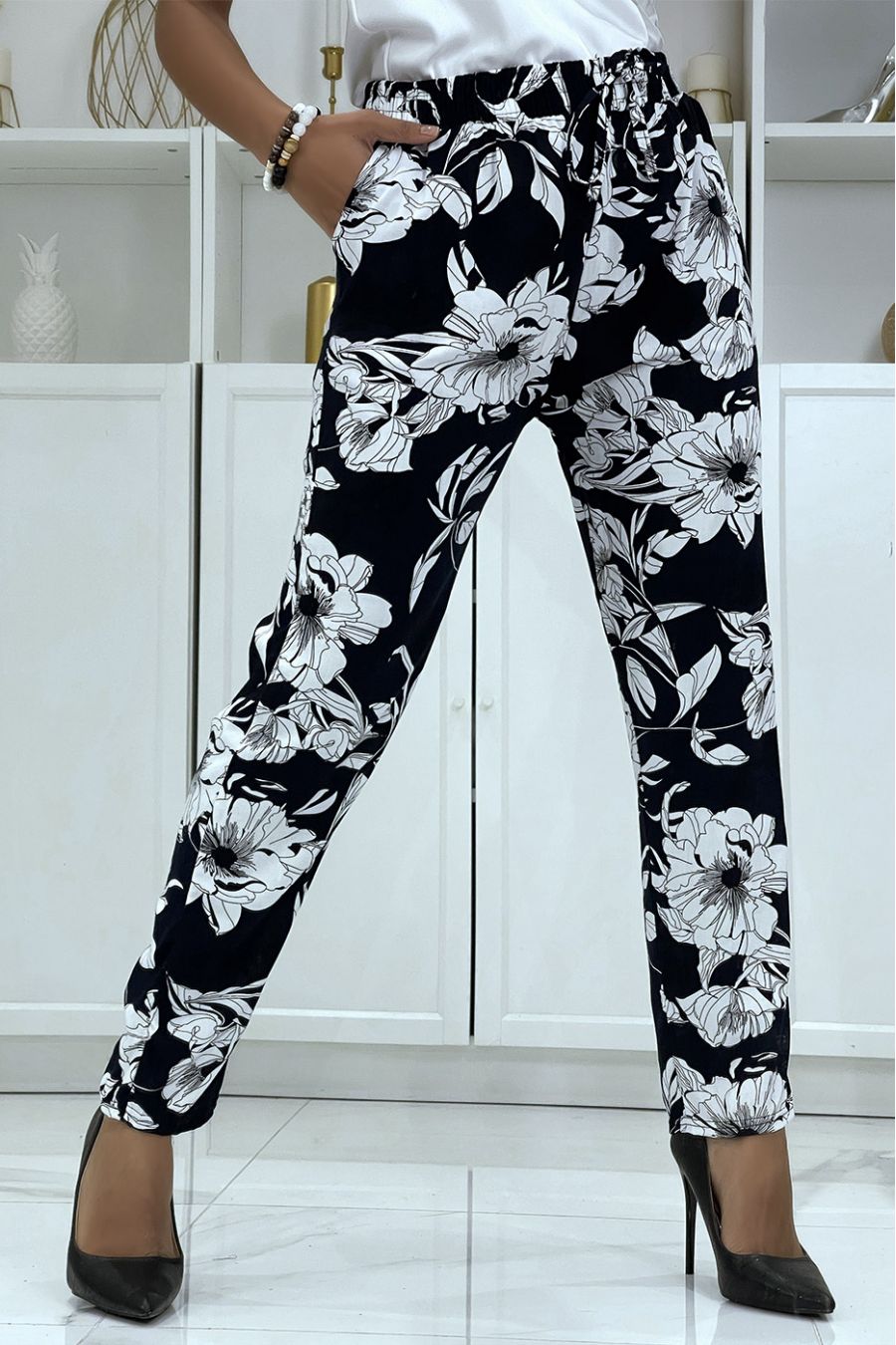 B-54 black flowing pants with floral pattern - 2