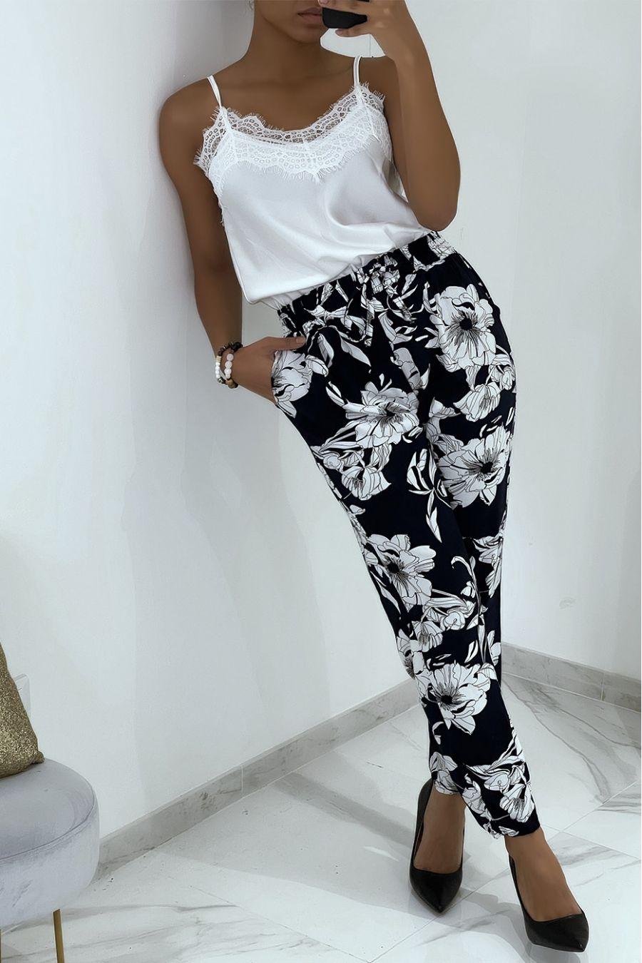 B-54 black flowing pants with floral pattern - 5