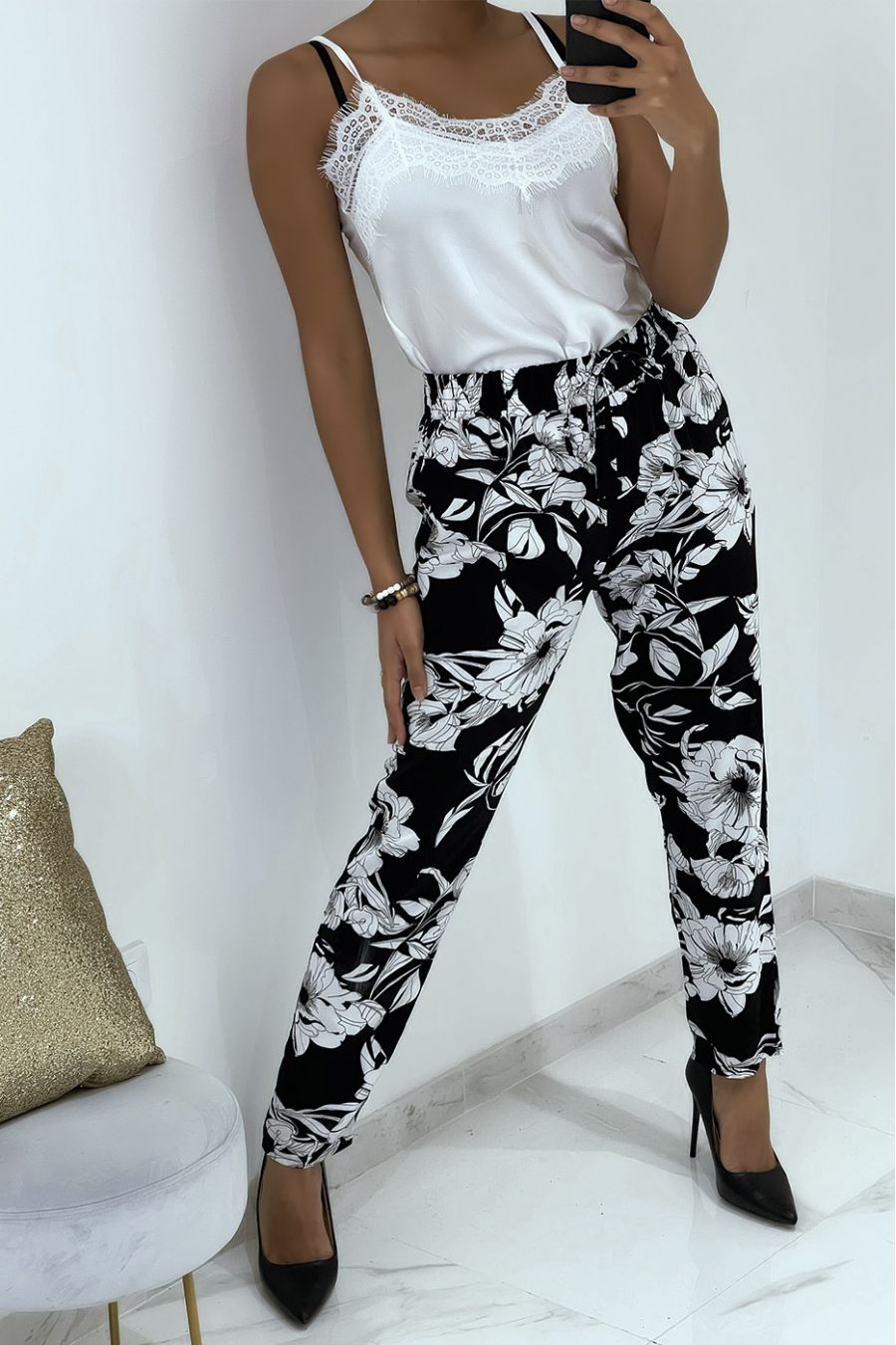 B-54 black flowing pants with floral pattern - 7