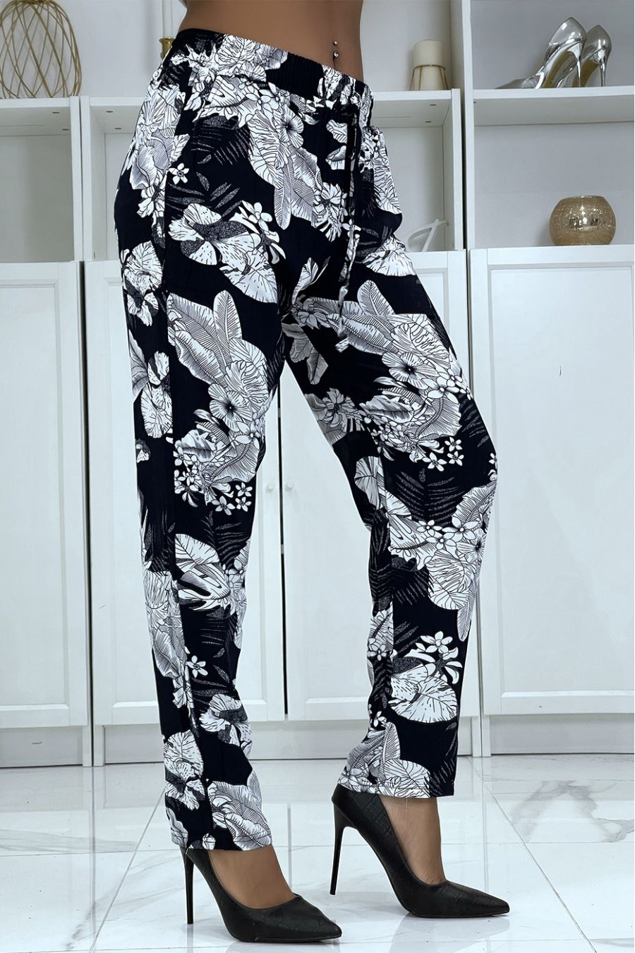 Fluid navy pants with floral pattern B-47 - 2