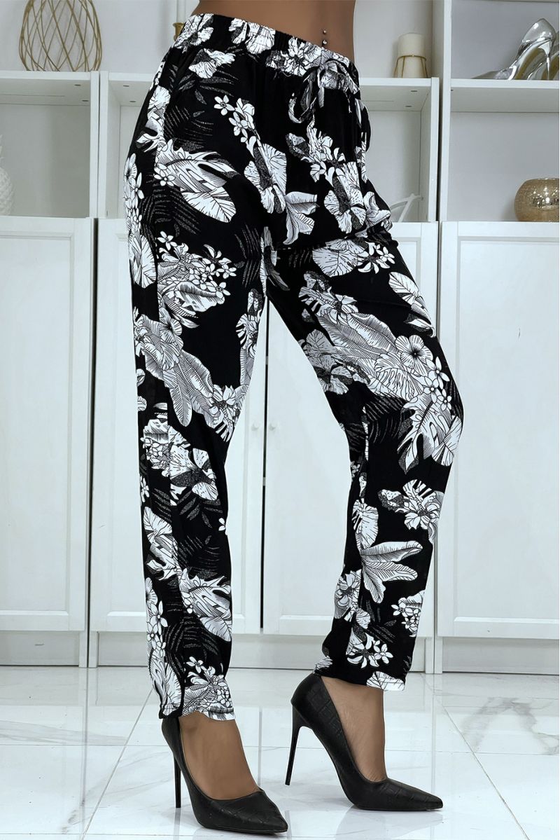 B-47 black flowing pants with floral pattern - 3