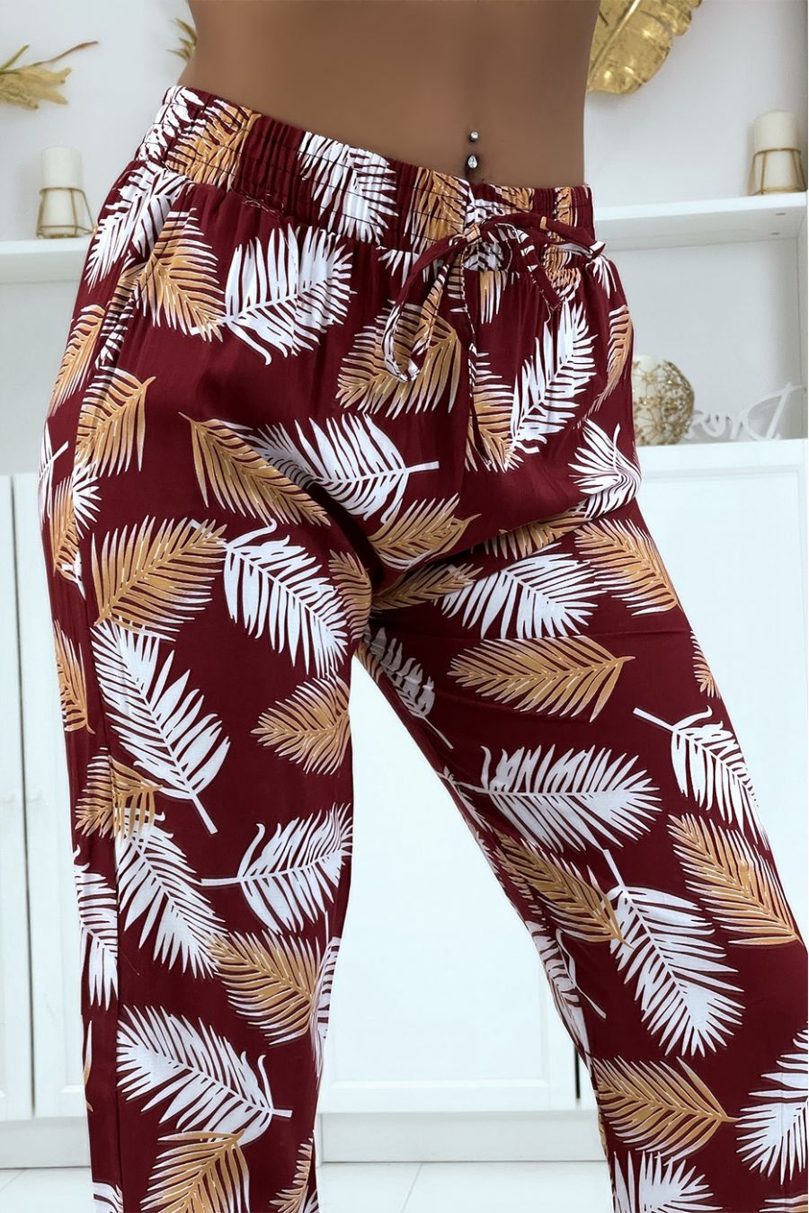 Pantalon fluide rouge à motif floral B-28 - 4