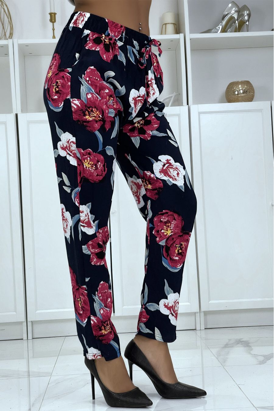 B-11 fluid navy pants with floral pattern - 2