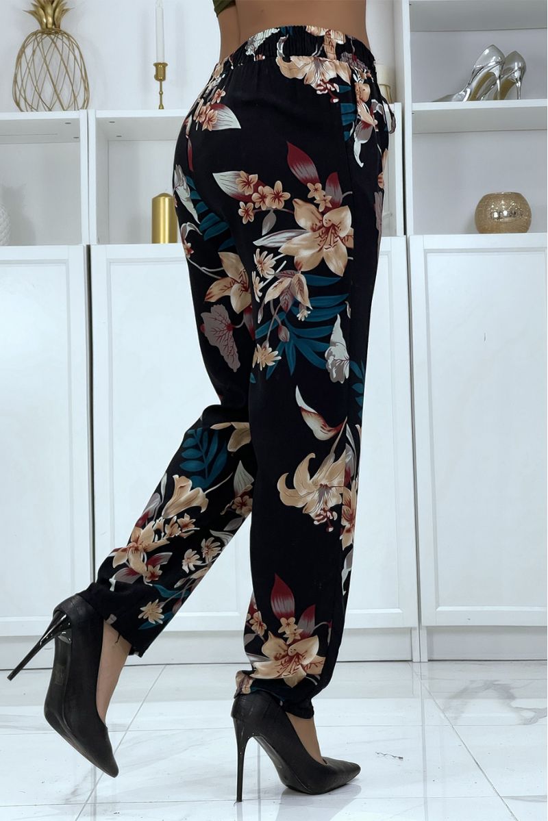 B-36 black flowing pants with floral pattern - 4
