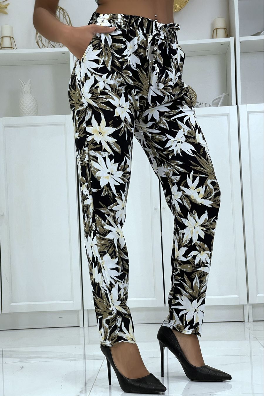 B-10 black fluid pants with floral pattern - 2