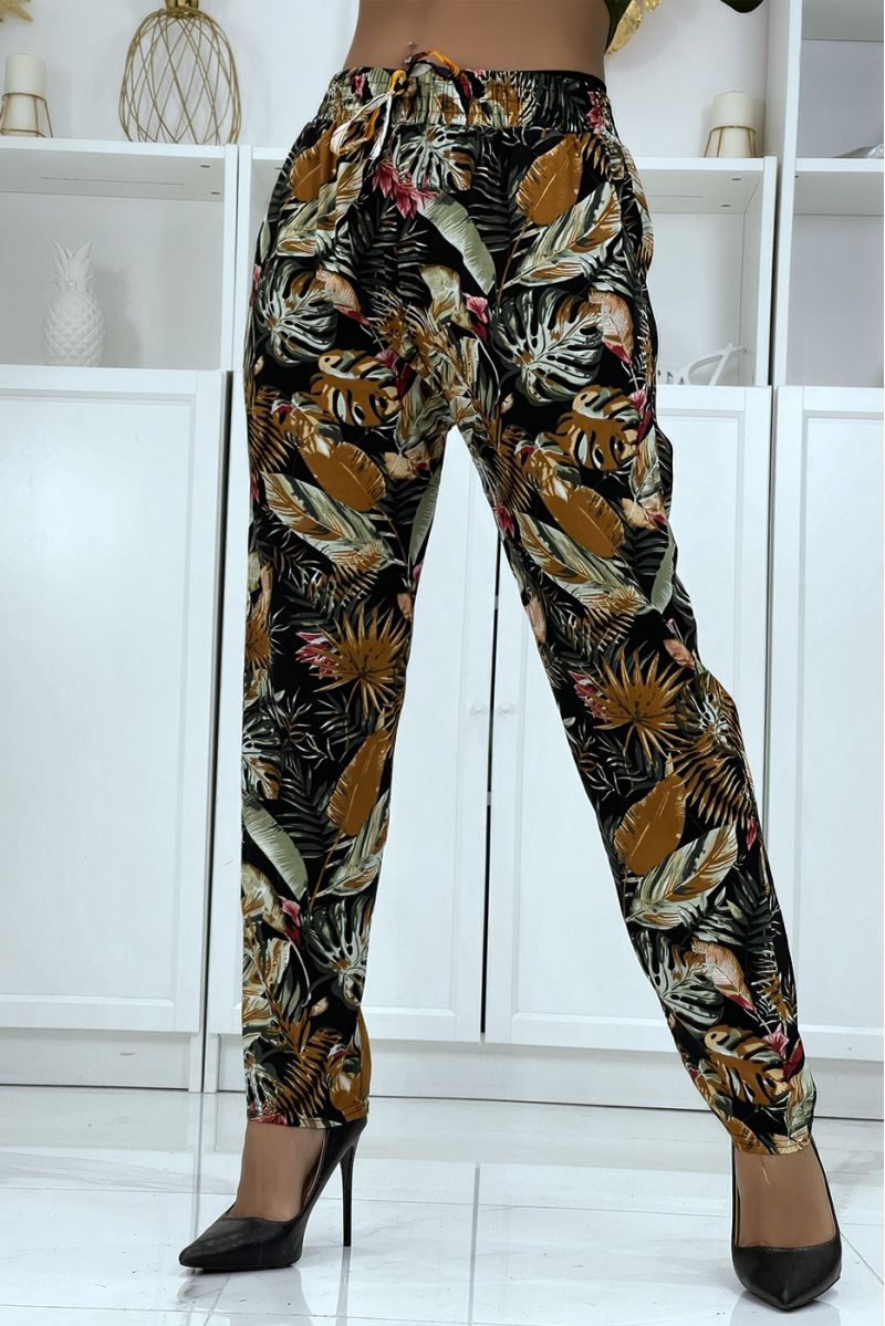 B-23 black flowing pants with floral pattern - 4