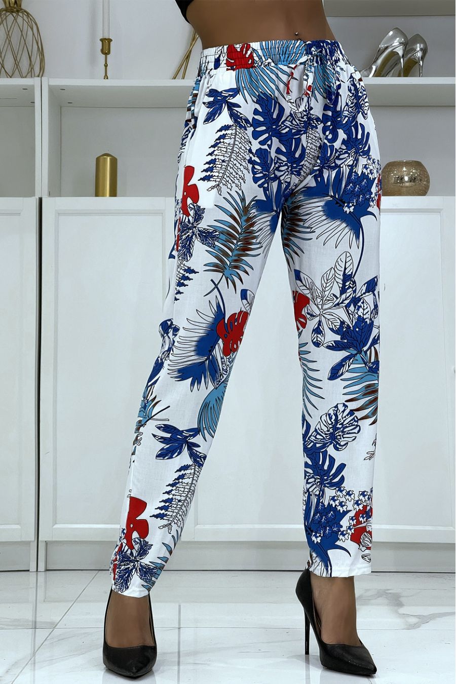 Pantalon fluide blanc à motif floral B-5