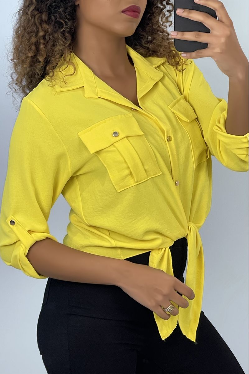 Chemise jaune qui se noue à boutons dorés - 3 Chemise jaune qui se noue à boutons dorés - 3