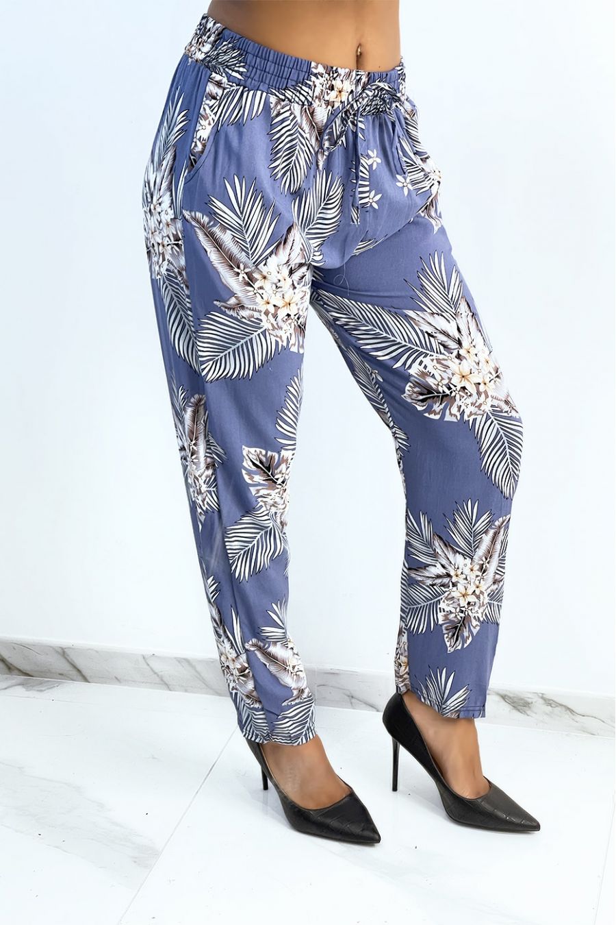 Soepelvallende indigo broek met bladeren en bloemenprint - 2