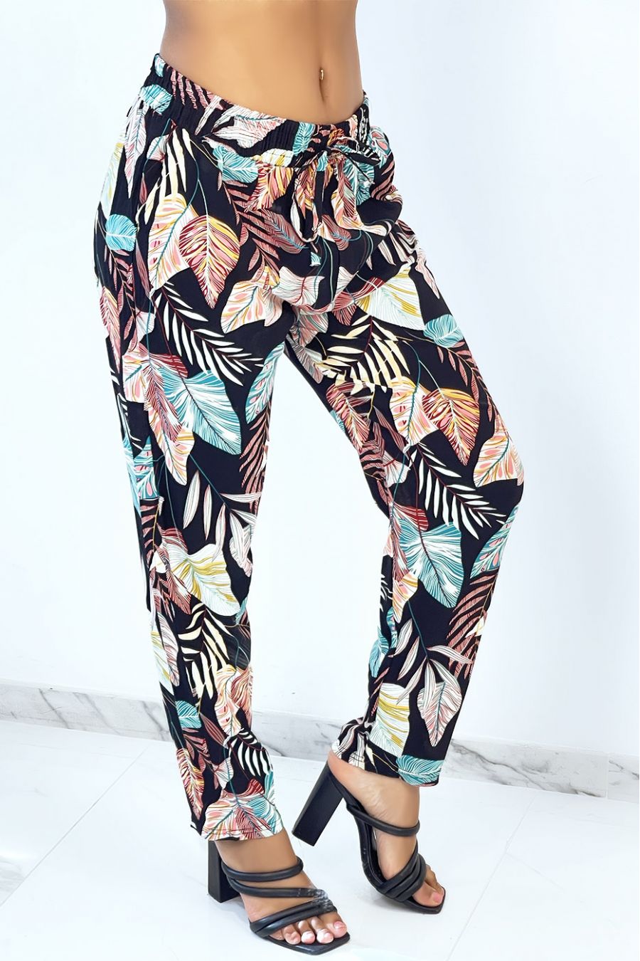 Straight-cut fluid black pants with multicolored feather print - 2