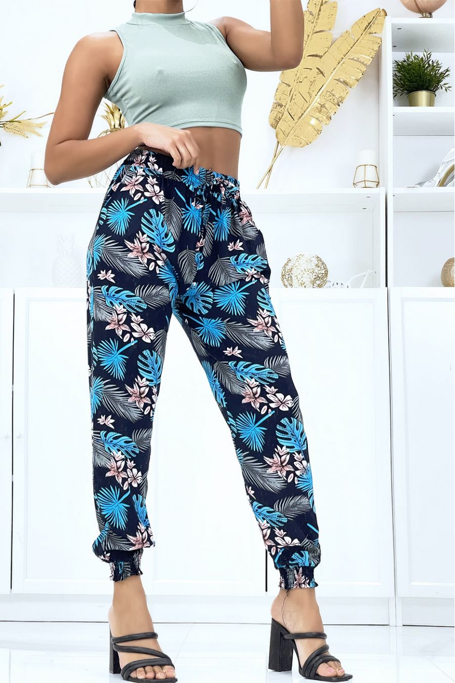 Fluid royal blue feathered trousers with elastic waist and ankles - 2