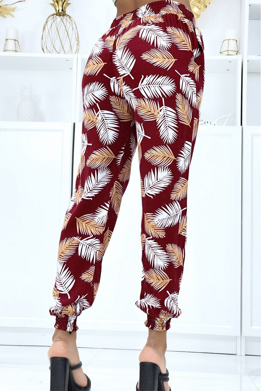 Fluid burgundy foliage trousers with elastic waist and ankles - 4