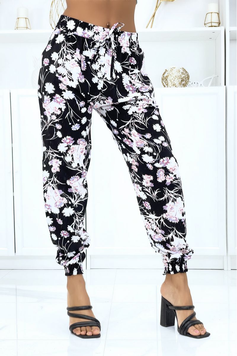 Flowing black foliage pants with elastic at the waist and ankles - 2